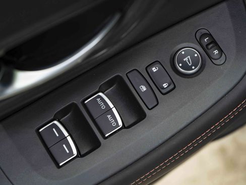 Used 2026 Honda HR-V Sport image 38