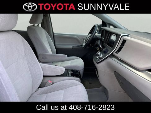 Used 2016 Toyota Sienna LE FWD image 21