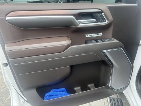 Used 2025 GMC Sierra 1500 Denali image 10