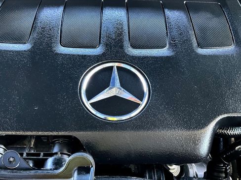 Used 2023 Mercedes-Benz GLB 250 image 32