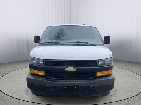 Used 2021 Chevrolet Express 3500 w/ Driver Convenience Package RWD image 6