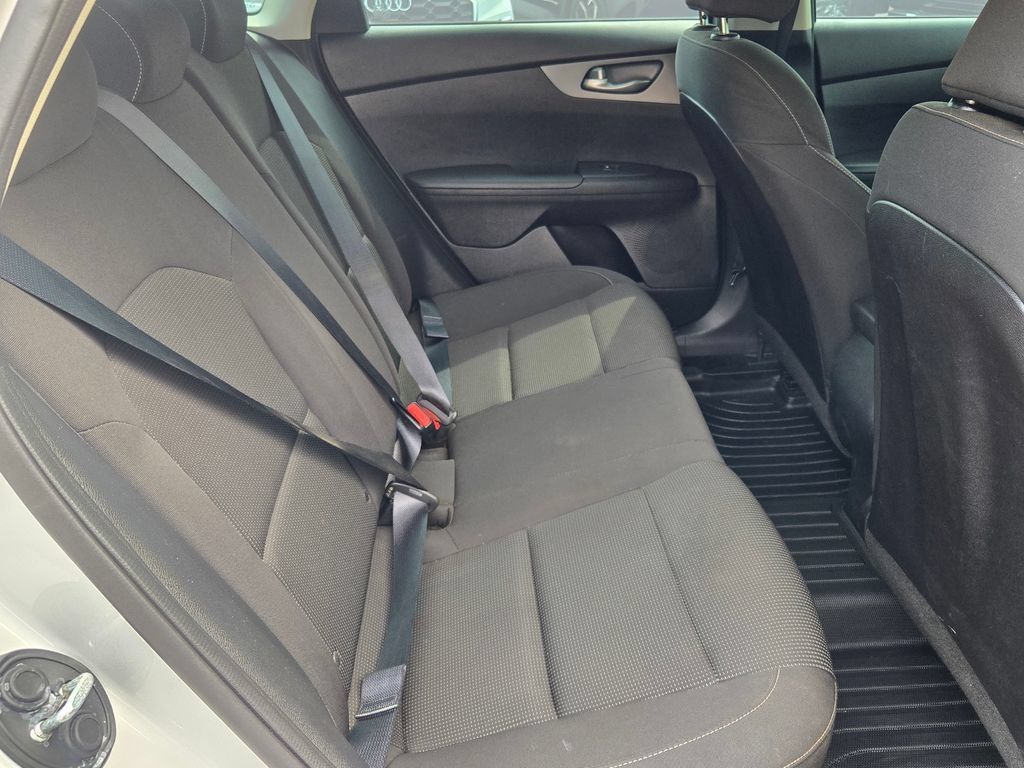 Used 2020 Kia Forte LXS FWD image 13