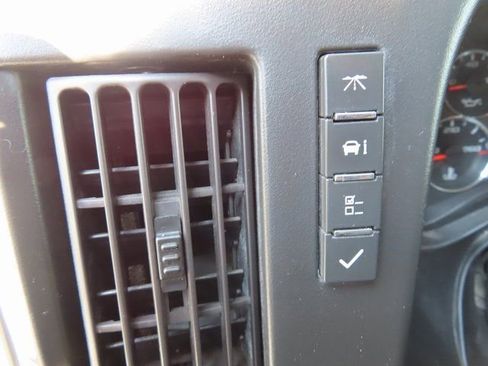 Used 2017 Chevrolet Express 2500 image 20