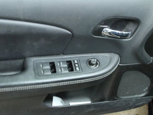 Used 2014 Chrysler 200 Limited image 11