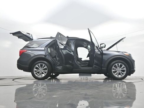 Used 2023 Ford Explorer XLT w/ Equipment Group 202A AWD/4WD image 45
