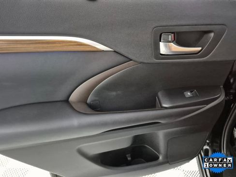 Used 2019 Toyota Highlander Limited image 25