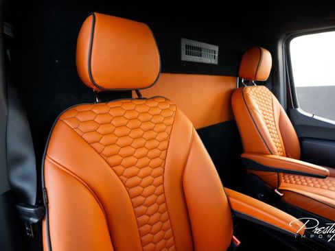 Used 2025 Mercedes-Benz Sprinter 2500 image 33