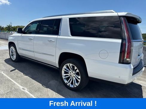 Used 2020 Cadillac Escalade ESV Platinum AWD/4WD image 16