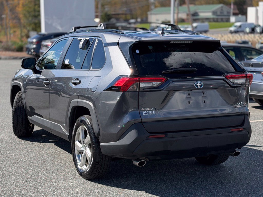 Used 2021 Toyota RAV4 XLE Premium AWD/4WD image 3