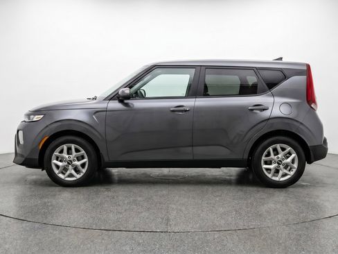 Used 2025 Kia Soul LX w/ LX Technology Package FWD image 5