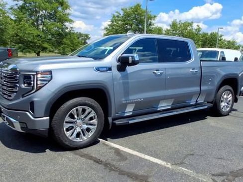 Certified 2023 GMC Sierra 1500 Denali w/ Technology Package AWD/4WD image 4