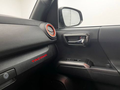 Used 2019 Toyota Tacoma TRD Off-Road image 43