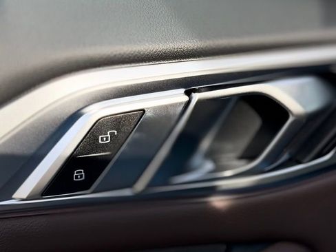 New 2026 BMW 430i xDrive Convertible w/ Premium Package image 13