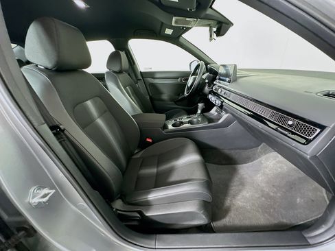 Used 2025 Honda Civic Sport image 29