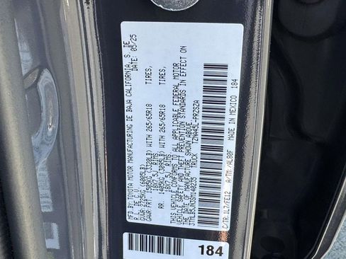 Used 2025 Toyota Tacoma TRD Sport image 27