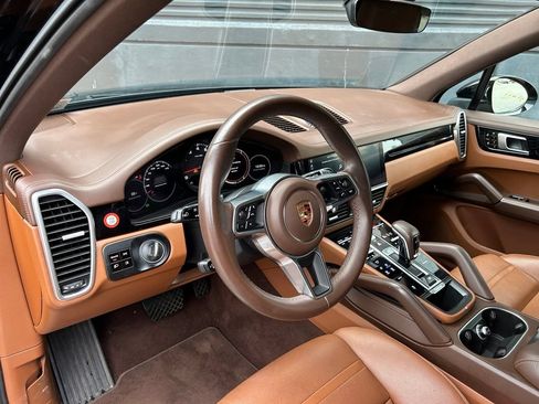 Certified 2020 Porsche Cayenne AWD/4WD image 16