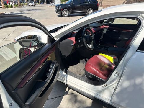 Used 2022 MAZDA MAZDA3 s FWD image 9