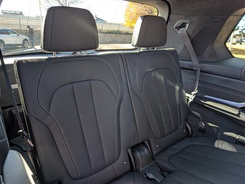 Used 2022 BMW X7 M50i image 21