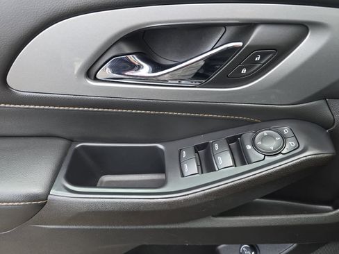 Used 2021 Chevrolet Traverse RS image 12