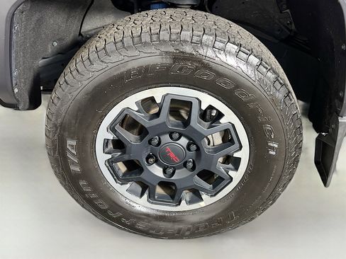 Certified 2024 Toyota Tacoma TRD Off-Road w/ TRD Off Road Upgrade Package AWD/4WD image 25