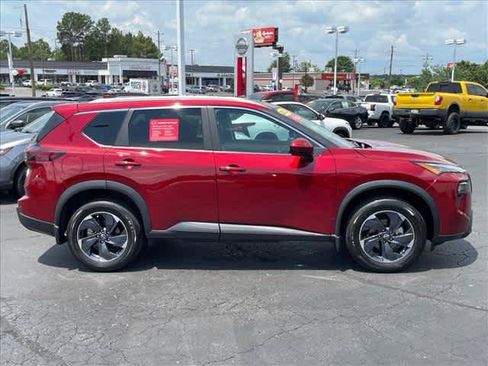 Used 2024 Nissan Rogue SV w/ SV Premium Package FWD image 2