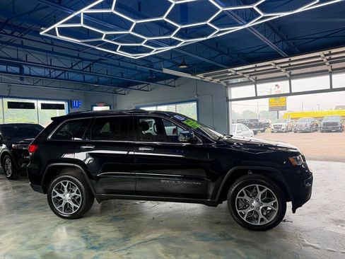 Used 2020 Jeep Grand Cherokee Limited AWD/4WD image 9