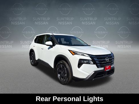 Used 2025 Nissan Rogue SV w/ SV Premium Package FWD image 17