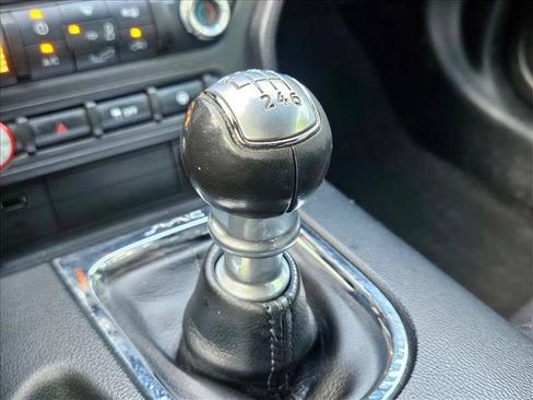 Used 2017 Ford Mustang Coupe RWD image 12