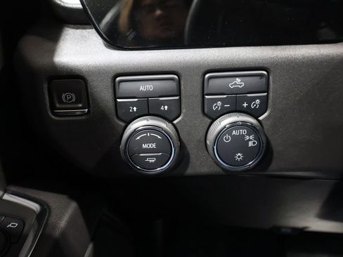 Used 2023 Chevrolet Silverado 1500 LT image 31