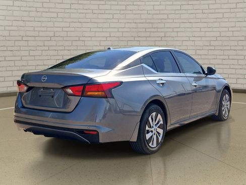 Used 2025 Nissan Altima 2.5 S FWD image 5