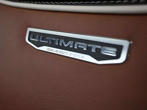 Used 2024 GMC Sierra 3500 Denali Ultimate AWD/4WD image 15