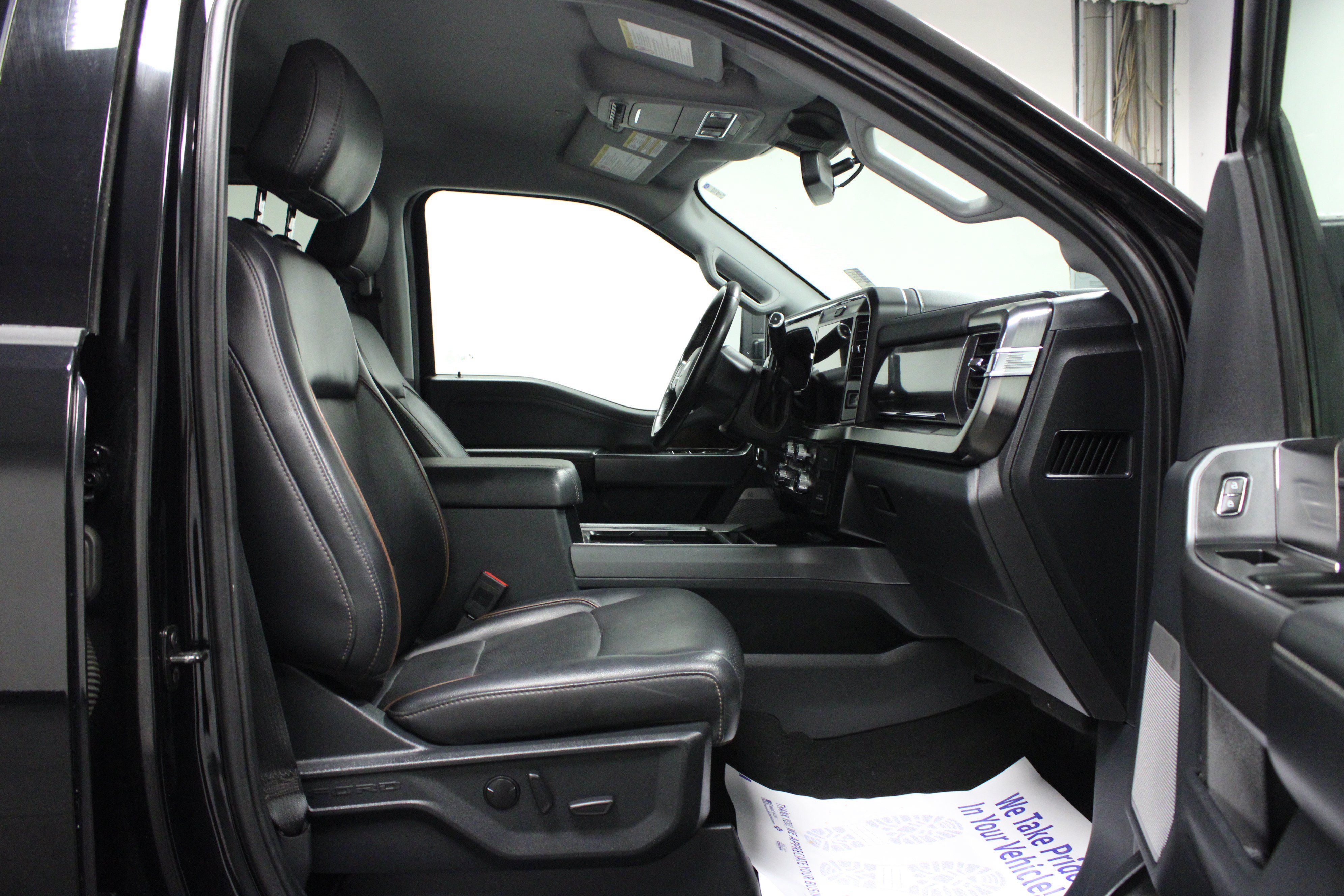 Used 2025 Ford F250 Lariat w/ Black Appearance Package AWD/4WD image 16