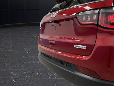 New 2025 Jeep Compass Latitude w/ Sun & Sound Group image 32