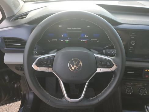 Used 2022 Volkswagen Taos SE FWD image 20