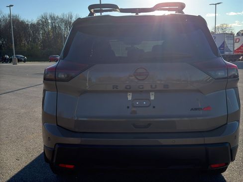 Certified 2025 Nissan Rogue SV image 7