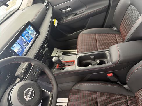 New 2026 Nissan Kicks SR image 15
