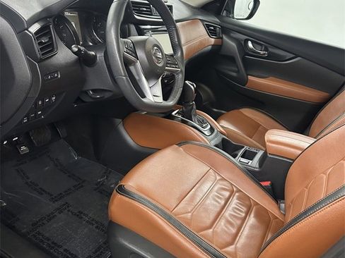 Used 2017 Nissan Rogue SL w/ SL Premium Package image 10