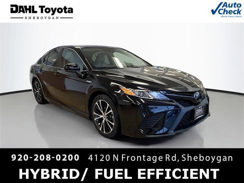Used 2020 Toyota Camry SE image 1