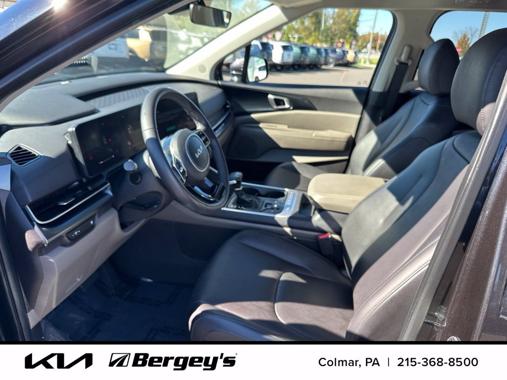 Certified 2025 Kia Carnival FWD image 11