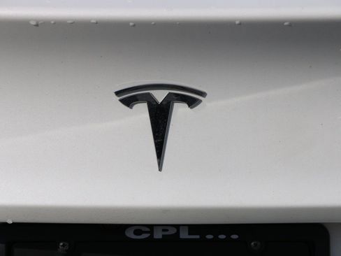 Used 2021 Tesla Model 3 Standard Range Plus image 5