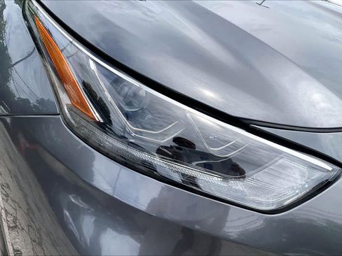 Used 2025 Toyota Highlander Limited FWD image 28