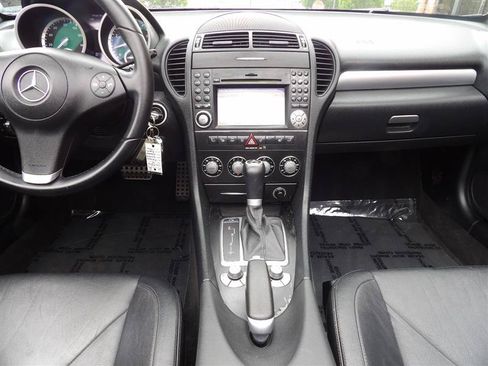 Used 2010 Mercedes-Benz SLK 300 image 23