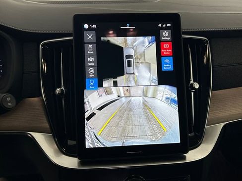 Used 2026 Volvo XC90 B6 Plus w/ Protection Package Premier image 16