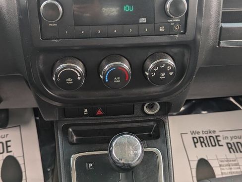 Used 2013 Jeep Patriot Sport w/ Tire & Wheel Group image 10