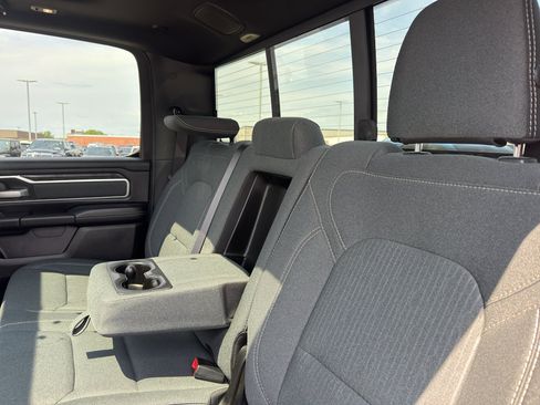 Used 2022 RAM 1500 Big Horn AWD/4WD image 36