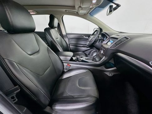 Used 2018 Ford Edge Titanium w/ Equipment Group 301A AWD/4WD image 32