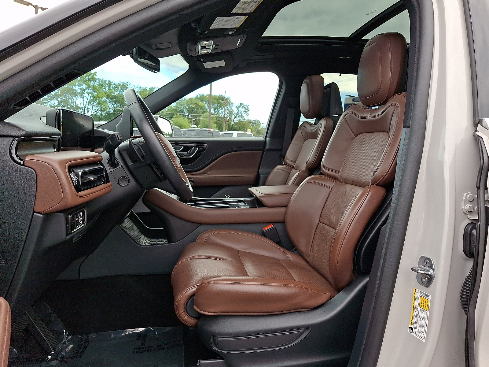 Used 2025 Lincoln Aviator Reserve w/ Equipment Group 201A AWD/4WD image 14