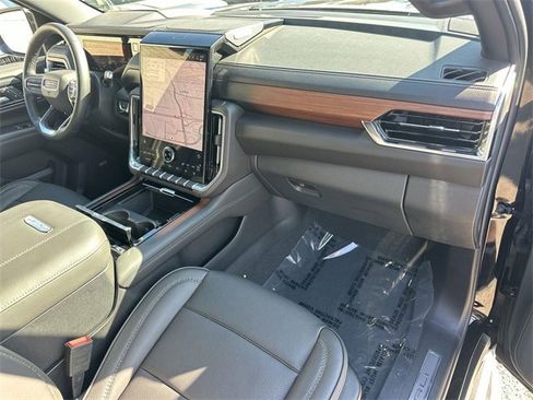 Used 2025 GMC Yukon XL Denali image 28