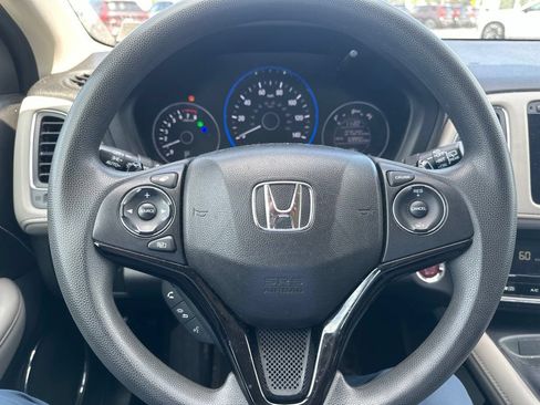 Used 2017 Honda HR-V EX image 13