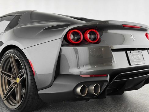 Used 2021 Ferrari 812 GTS image 48